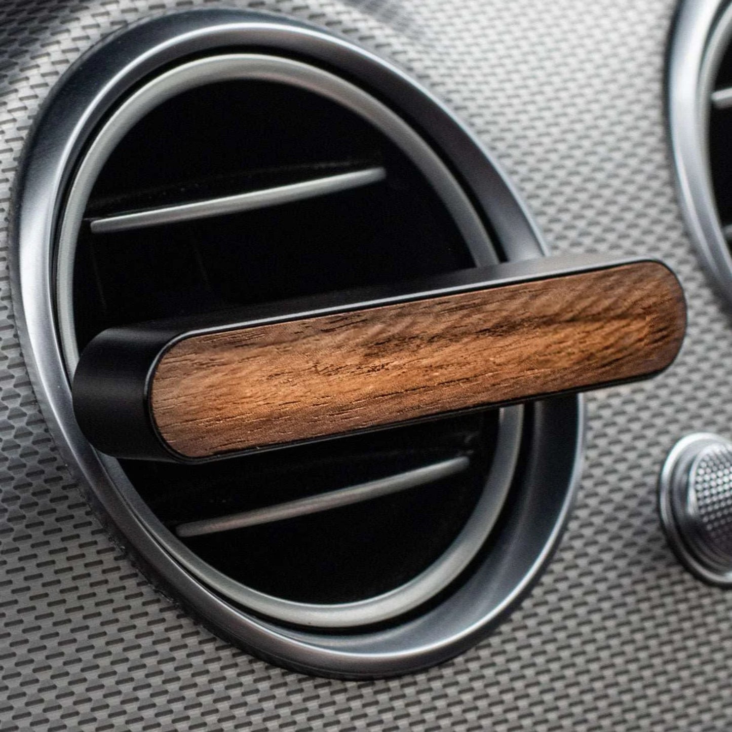 Car Diffuser – Walnut & Aluminum